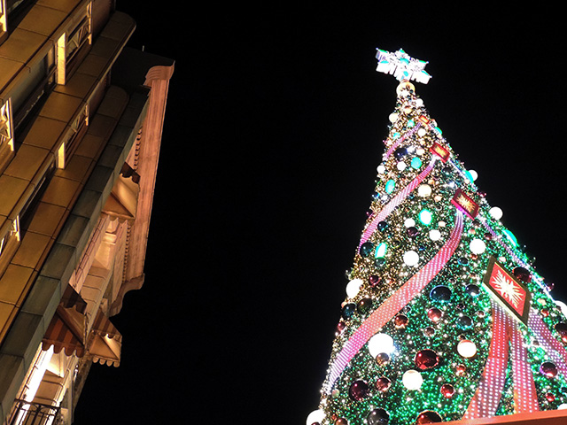 クリスマスツリーツリー点灯式の様子/ユニバーサル・スタジオ・ジャパン「NO LIMIT! クリスマス」(大阪府/大阪市)