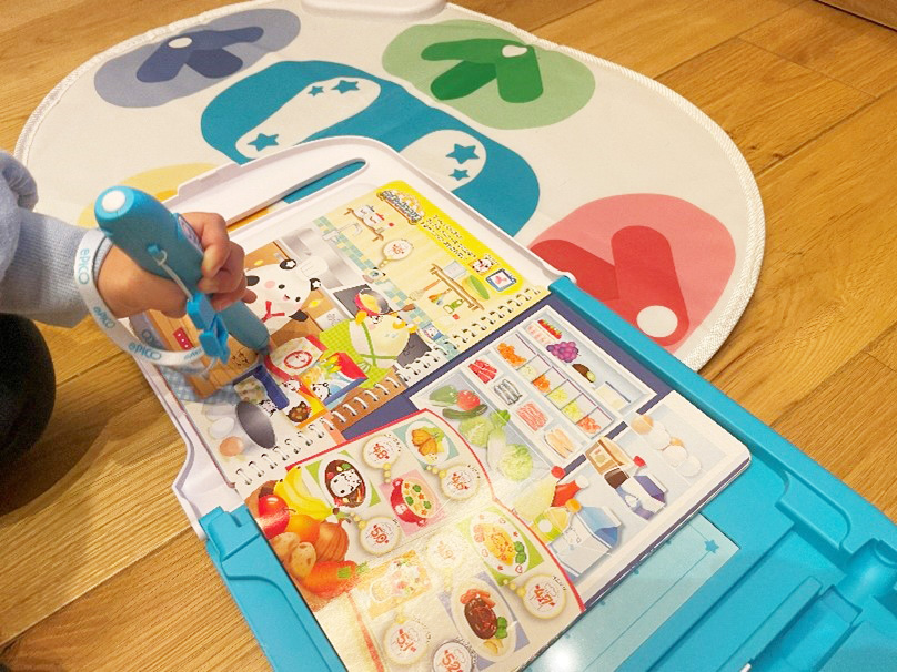 「ePICO」（イーピコ）で遊ぶ様子3