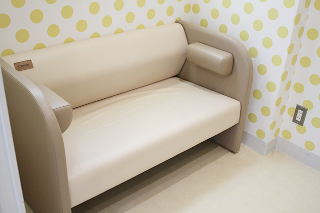 授乳室のソファ/NATURE STUDIO(ネイチャースタジオ)(兵庫県/神戸市)