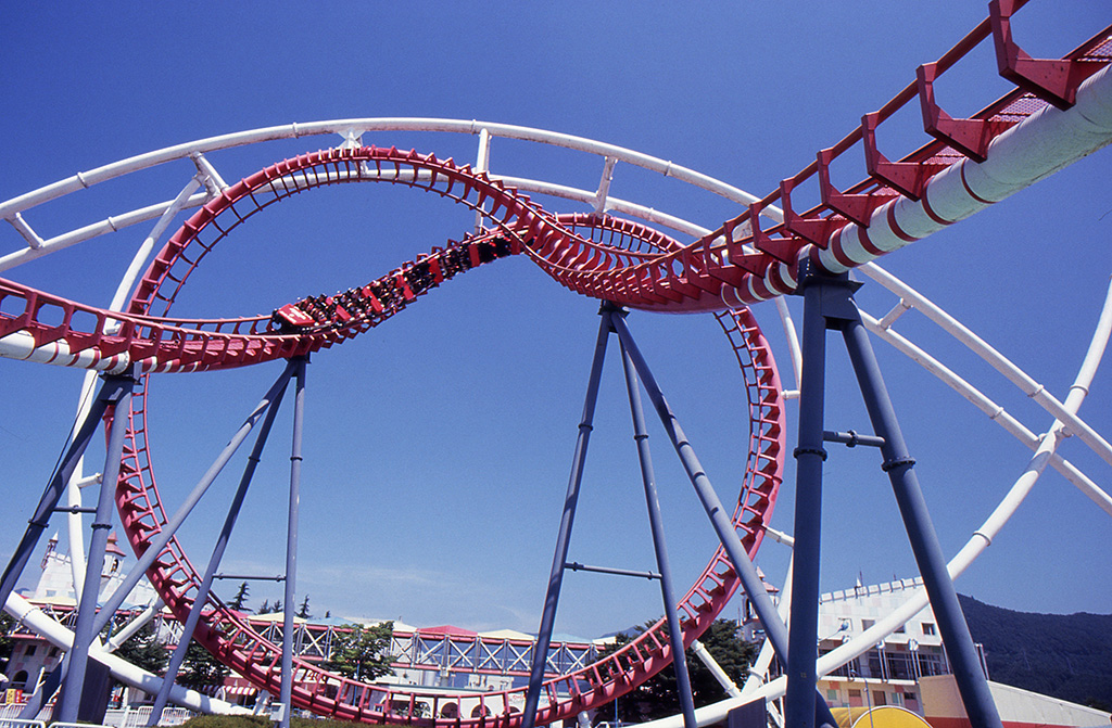 富士急ハイランドのコースター「ムーンサルトスクランブル」（2000年クローズ）（山梨県）