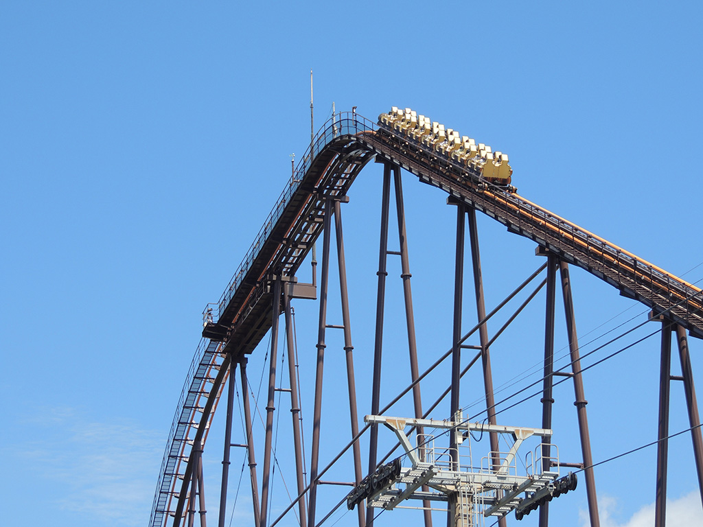 よみうりランドのコースター「バンデット」（東京都）