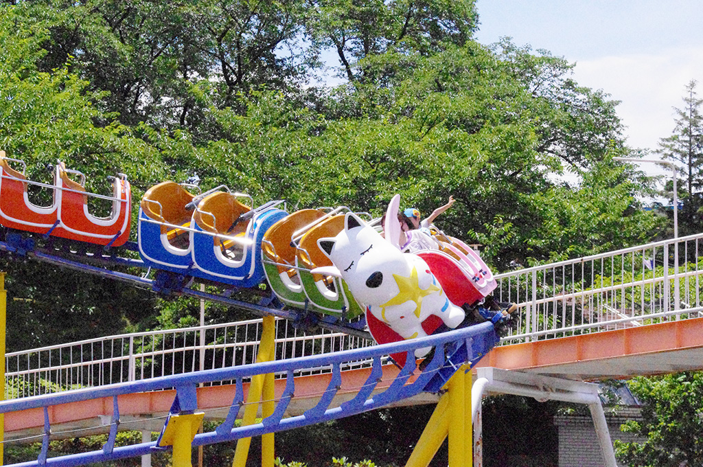 よみうりランドのコースター「わんデット」（東京都）