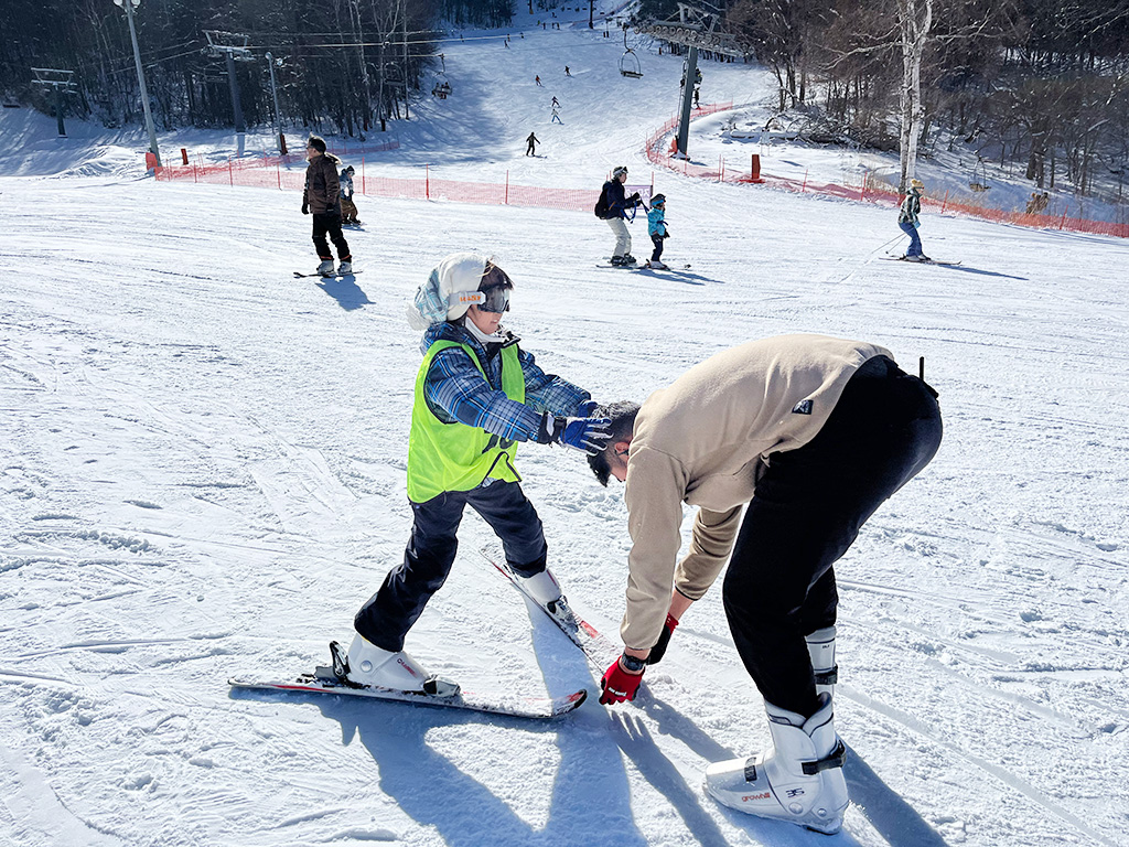 BUB RESORT Yatsugatake　あおぞらスキー体験の様子（ 山梨県/北杜市）