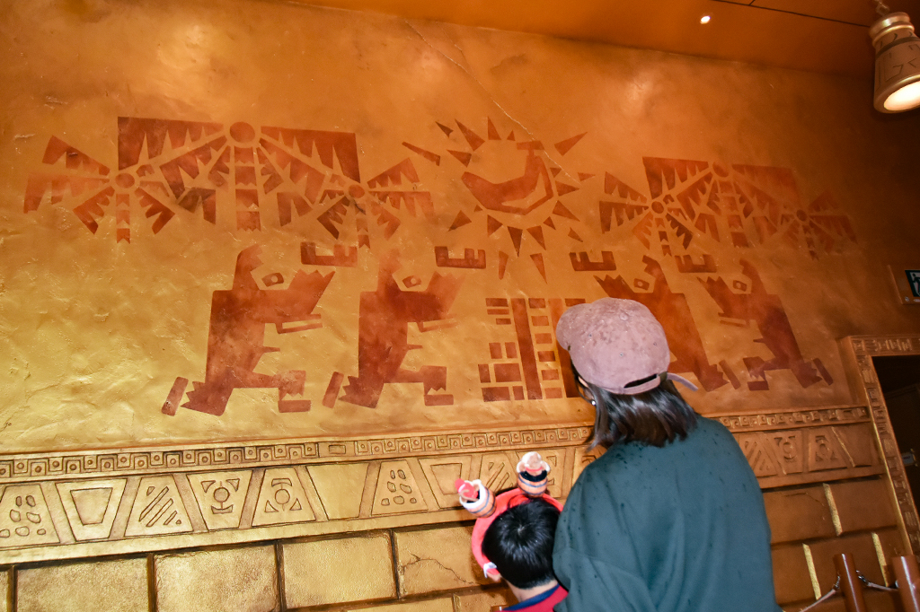 ドンキーコングをモチーフにした壁画が各所に/ユニバーサル・スタジオ・ジャパン「ドンキーコング・カントリー」(大阪府/大阪市)