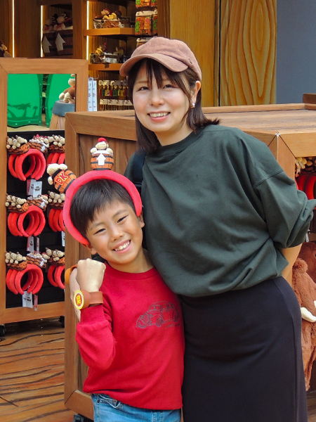 ドンキーコングのカチューシャを身に付けるキッズ/ユニバーサル・スタジオ・ジャパン「ドンキーコング・カントリー」(大阪府/大阪市)