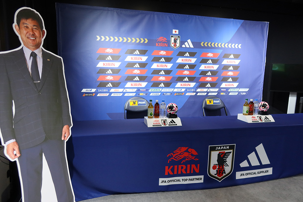 記者会見風の写真が撮れる撮影ブース/JFA サッカー文化創造拠点「blue-ing!」（東京都/文京区）