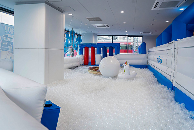 エアーランエリアのコースにはボールプールも/トンデミ枚方(大阪府枚方市)