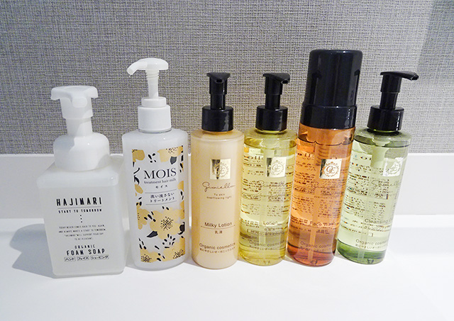 客室にある基礎化粧品類/ホテル三日月 龍宮亭(千葉県/木更津市)