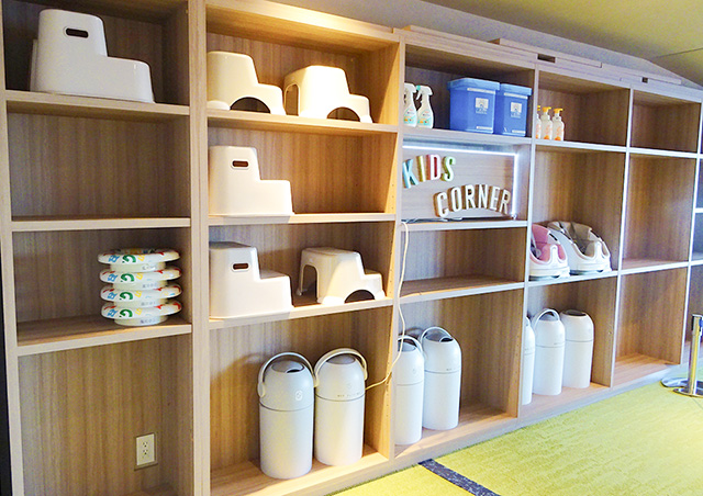 5階のインフォメーションコーナーにある「キッズアメニティバー」/ホテル三日月 龍宮亭(千葉県/木更津市)