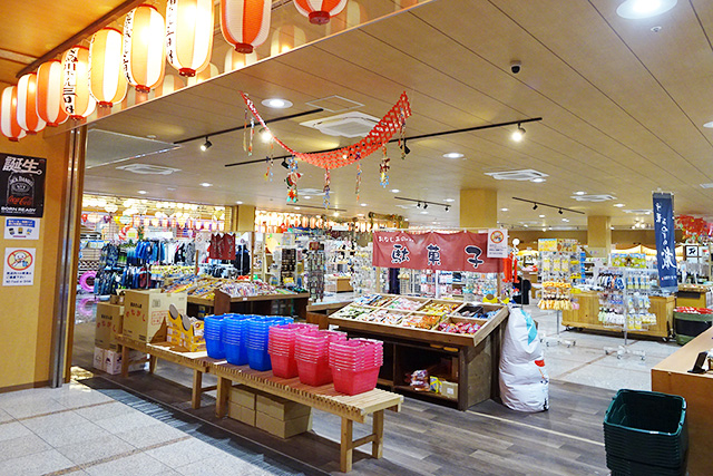 広々とした土産店/ホテル三日月 龍宮亭(千葉県/木更津市)