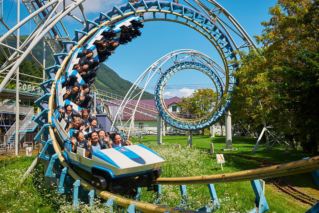 ルスツリゾートのコースター「コークスクリュー」（北海道）