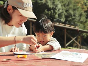 兵庫・ニジゲンノモリで人気キャラクターたちのクラフト体験を開催中　キャラクターと一緒に手作りの楽しさを味わおう