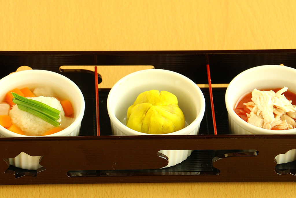 離乳食「お魚のお団子と野菜の煮物」/季粋の宿 紋屋（千葉県／南房総市）