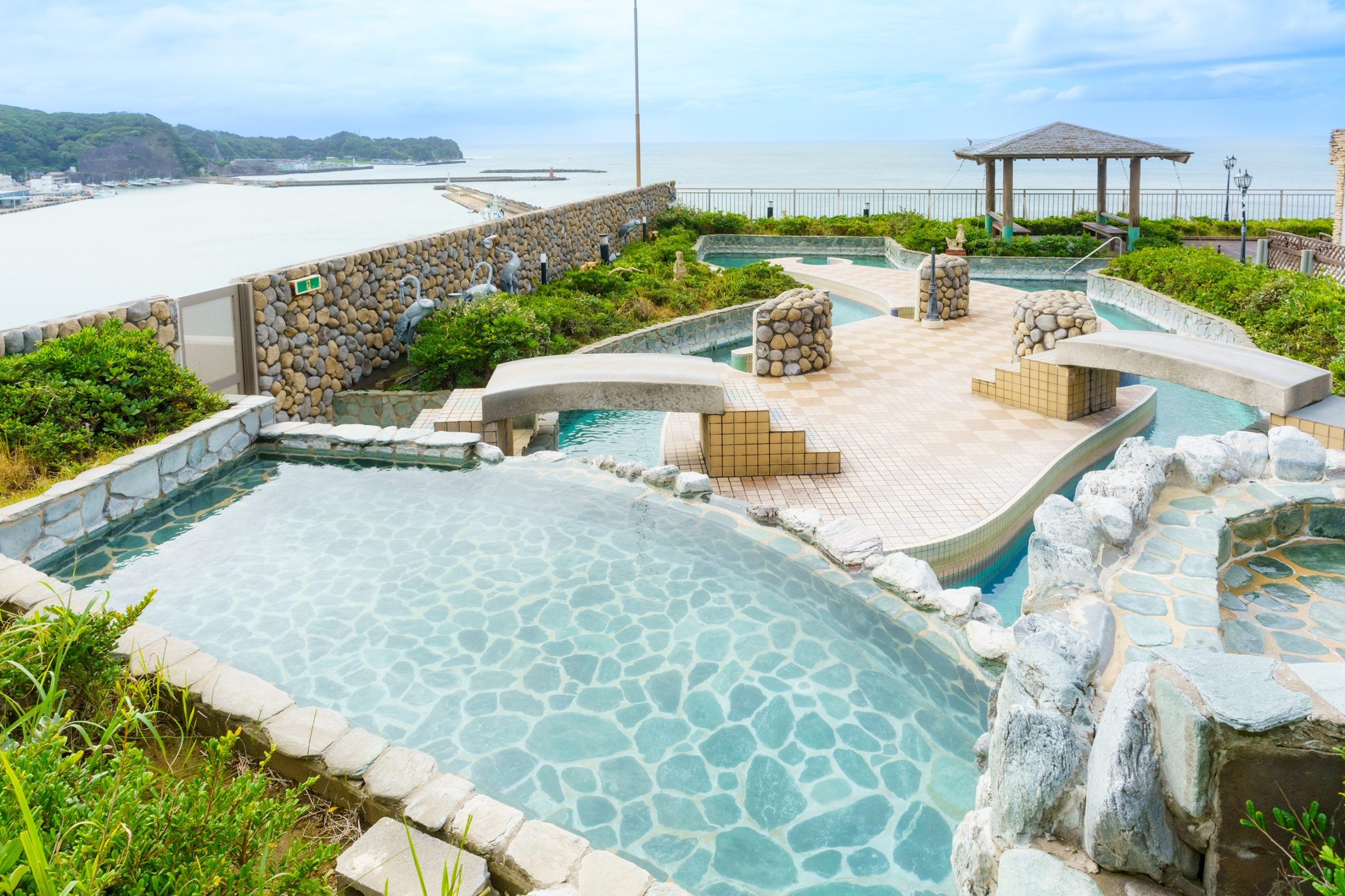 屋外スパ／三日月シーパークホテル勝浦（千葉県／勝浦市）　