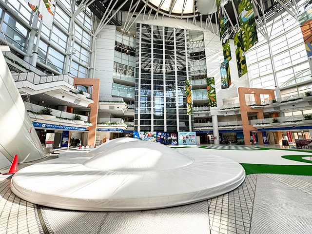 ROKKO i PARK3階にある「ふわふわドーム」/神戸スーパースタジアム（兵庫県/神戸市）