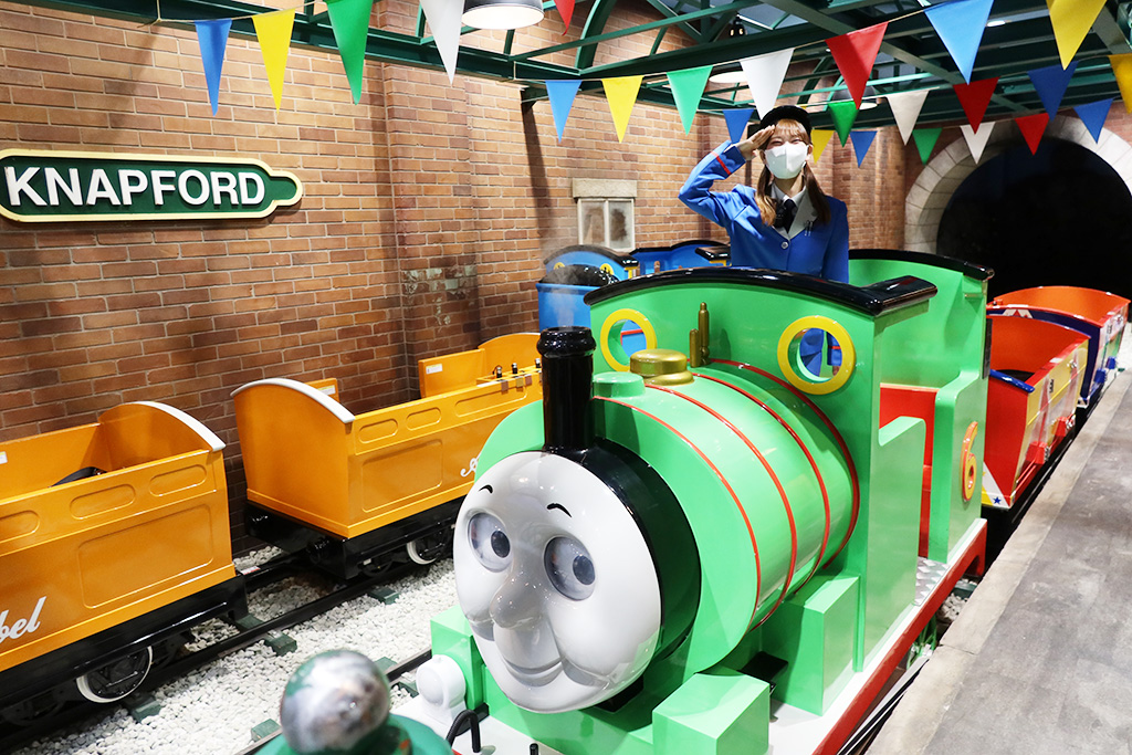 パーシーと車掌さん/トーマスタウン新三郷(埼玉県/三郷市)