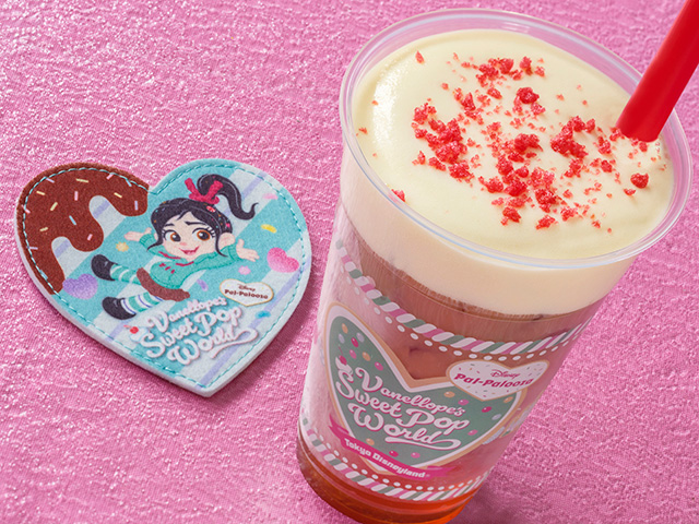 アイスバニラミルクティー、スーベニアコースター付き/東京ディズニーランド(千葉県/浦安市)