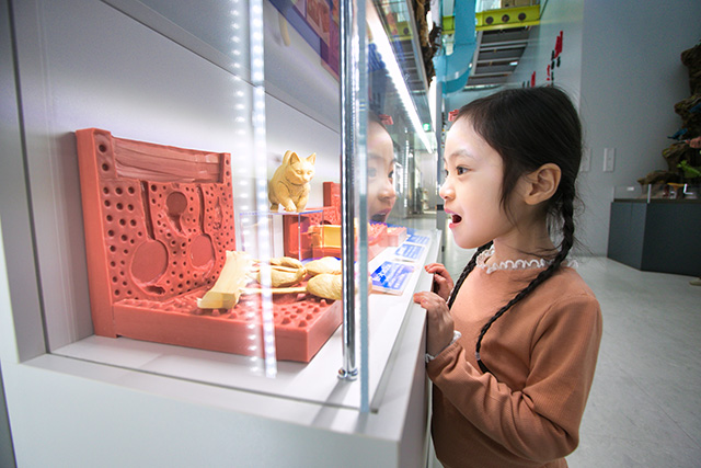 フィギュア造形ができるまでの工程を展示/海洋堂スペースファクトリーなんこく（高知県/南国市）