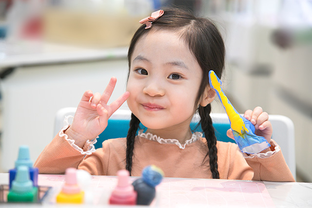 体験工房でのフィギュア色塗り体験/海洋堂スペースファクトリーなんこく（高知県/南国市）