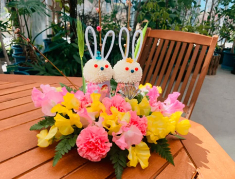 ひな祭りをモチーフにしたフラワーアレンジメント/あけぼの山　梅まつり（千葉県/柏市）