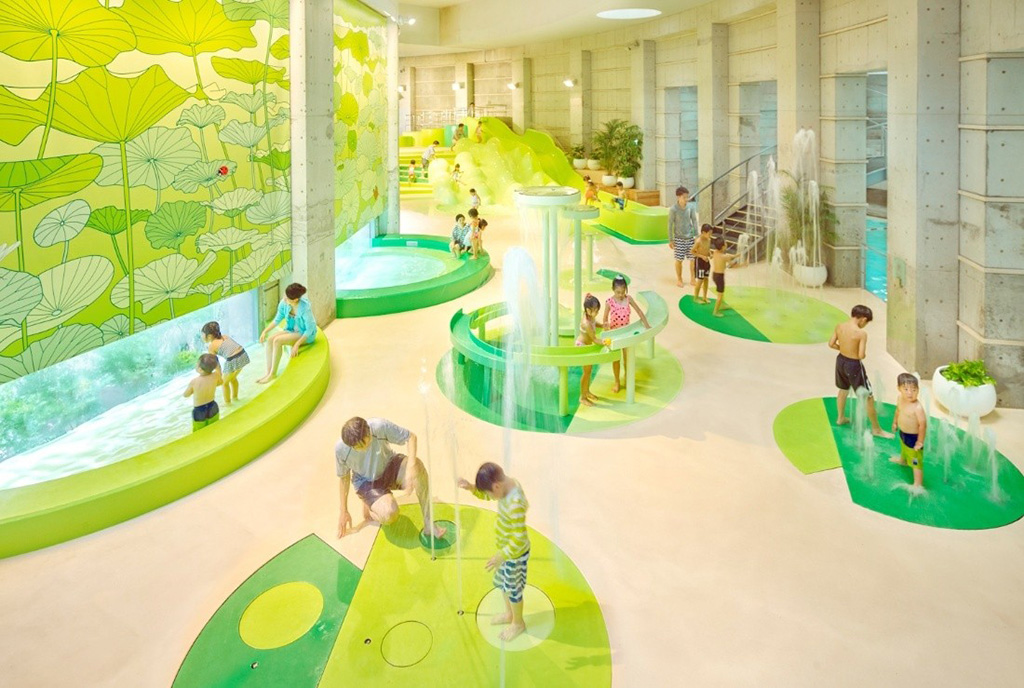 全天候型のプール「イルマーレ」/星野リゾート リゾナーレ 八ヶ岳（山梨県／小渕沢市）　