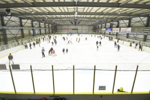 関西の屋内アイススケート場8選！通年&国際規格のリンクも（大阪・兵庫・京都・滋賀）