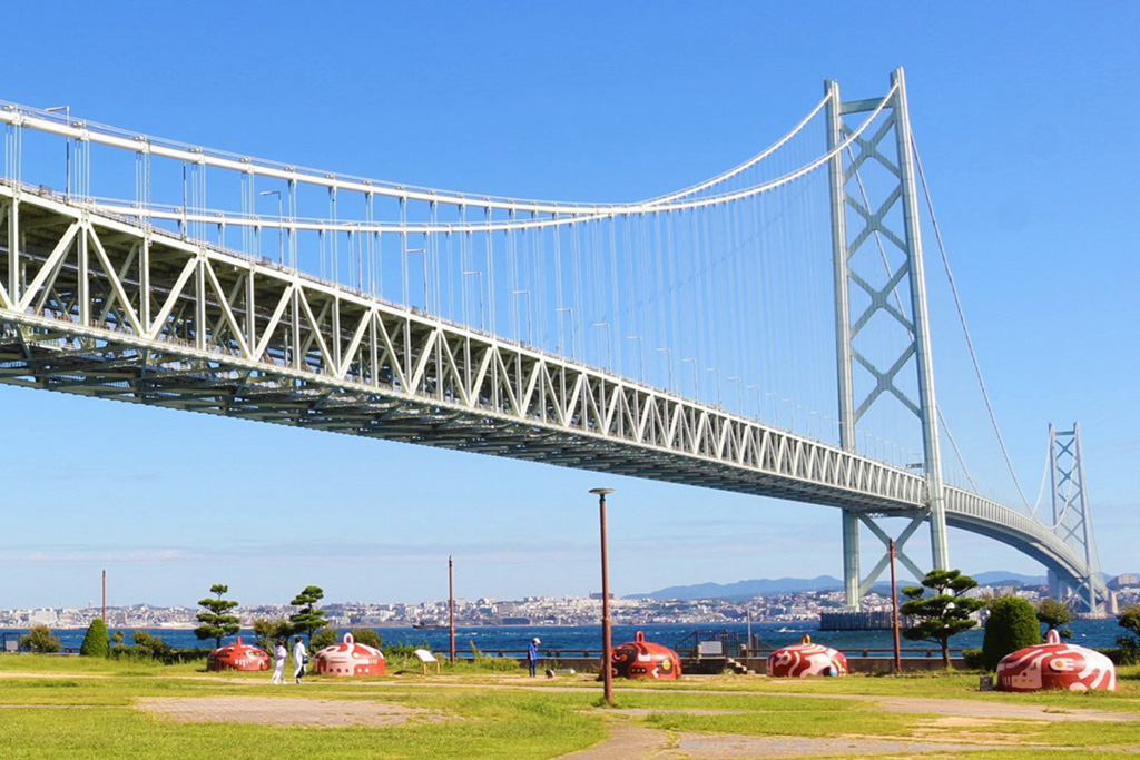 道の駅あわじ・松帆アンカレイジパークと明石海峡大橋
