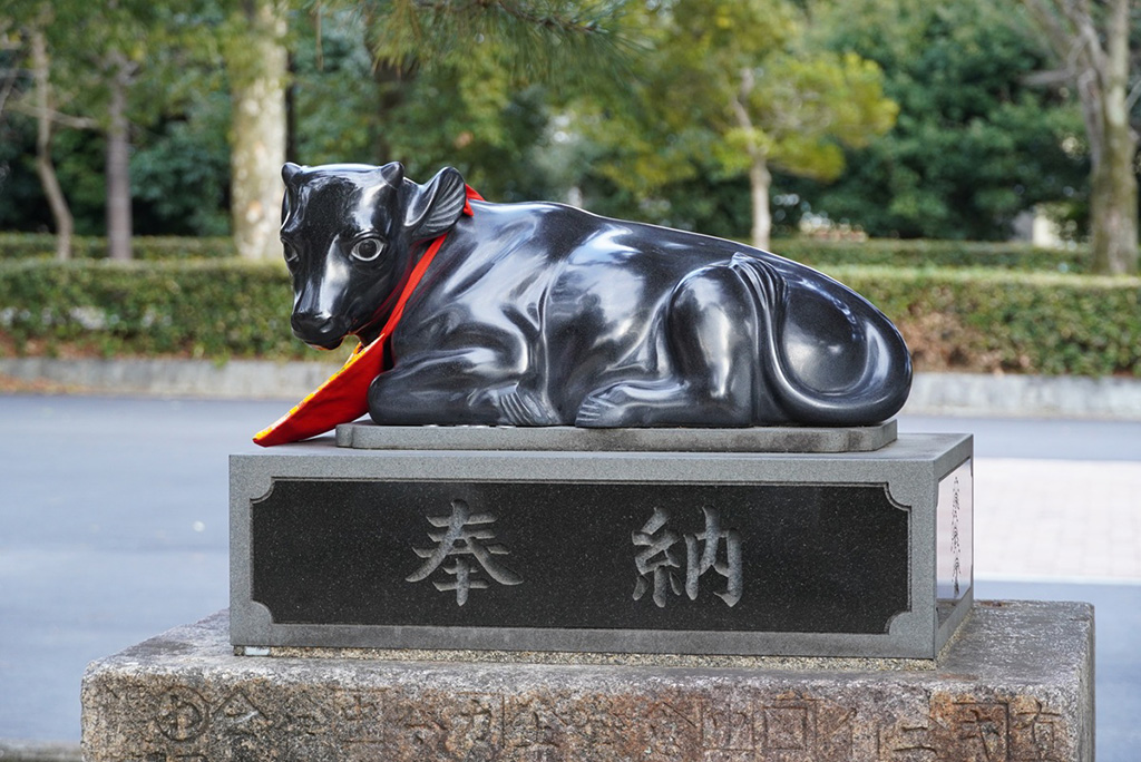 境内の牛の像（撫牛）/北野天満宮（京都府/京都市）