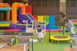 なんば駅すぐの室内遊び場「べるべるパーク」を子どもと体験！料金や対象年齢、おすすめの使い方は？