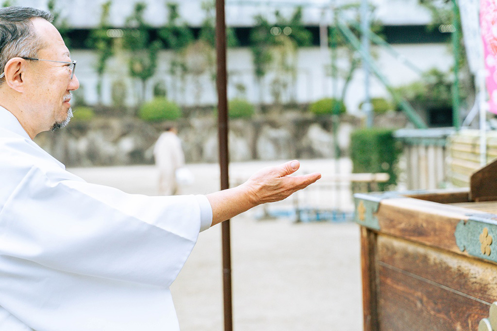 お賽銭をする際は、「二拝二拍手一拝」の前に/大阪天満宮(大阪府/大阪市)