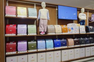 【取材レポ】2026年イオンランドセル「かるすぽ」の展示会に潜入！新シリーズや価格情報も