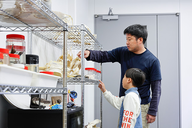 バックヤードツアーの様子/高知県立足摺海洋館SATOUMI(高知県/土佐清水市)