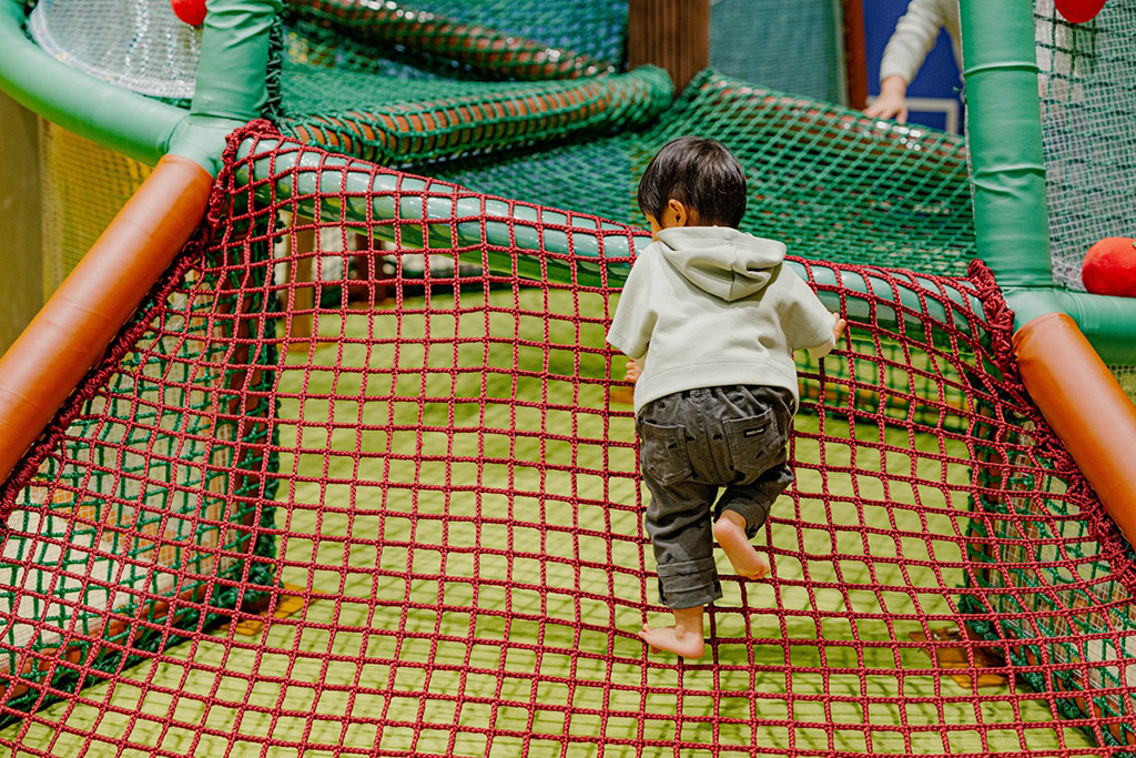 ジャンピーの木登り/おさるのジョージ わくわくアドベンチャー 奈良橿原店(奈良県/橿原市)