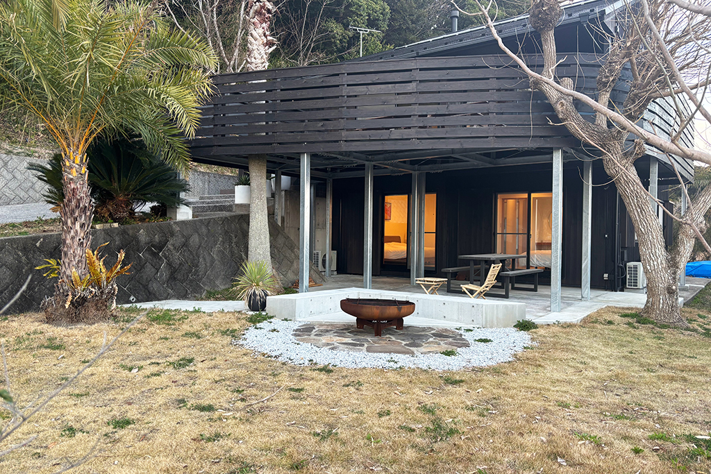 焚火台のあるテラス/UMI-YAMA CHIKURA（千葉県／南房総市）