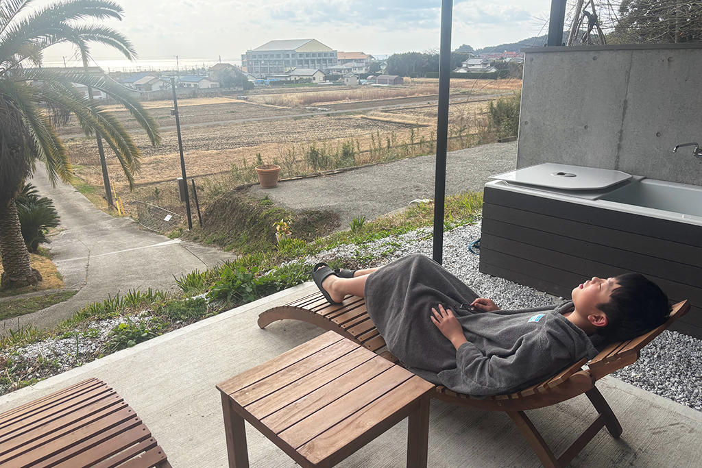 外気浴のデッキチェア/UMI-YAMA CHIKURA（千葉県／南房総市）