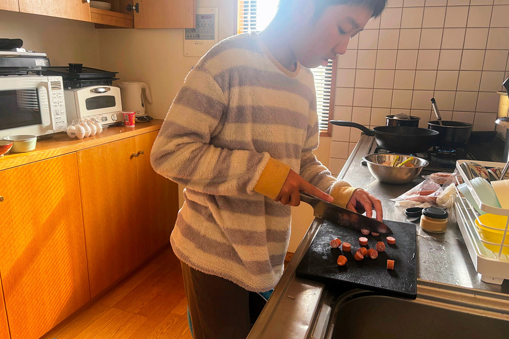 朝食セットで調理をする様子/UMI-YAMA CHIKURA（千葉県／南房総市）