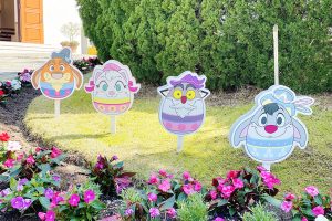 三重・志摩スペイン村で「ハッピーイースター」開催！白壁の街並みが花々に彩られるお祭りやGWナイター営業も実施