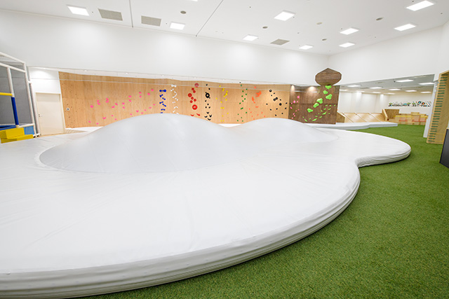 ひょうたん型のふわふわドーム／Wizkids