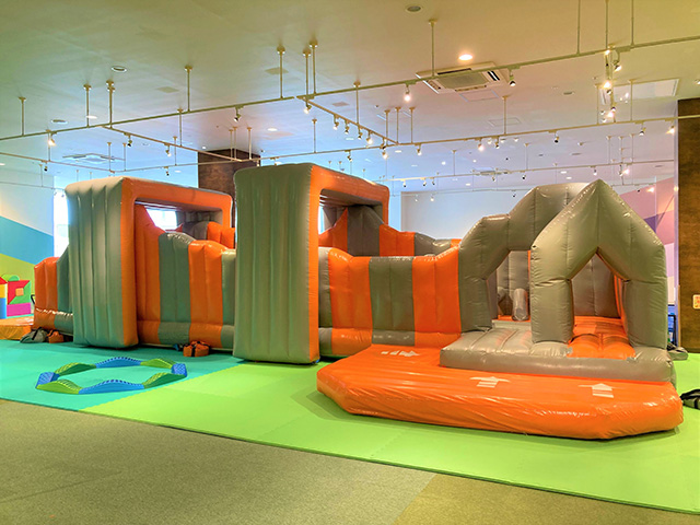 エア遊具／フレーベル館 Kinder Platz イオンモール千葉ニュータウン店