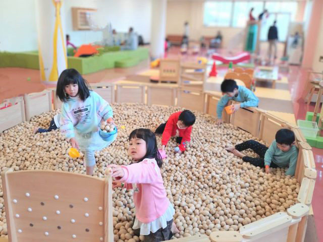 木のボールプール／こじゅうろうキッズランド