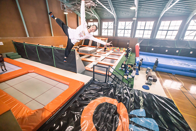 広々としたスペースで思いっきり飛び跳ねられる／HakuBounce