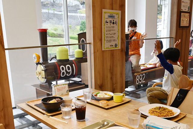 ハグハグカフェ店内/京王れーるランド（東京都/日野市）