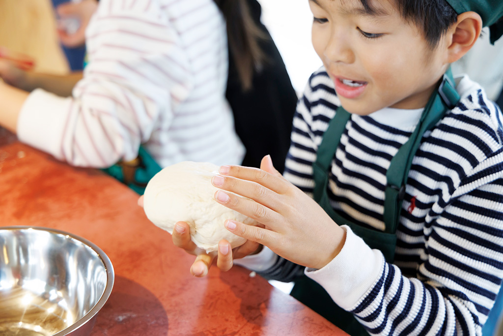 なめらかになったベーグル生地/ベーグルづくりワークショップ