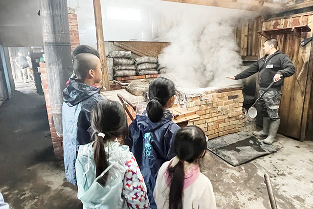 塩づくりの見学/ポケマルおやこ地方留学（福岡県/古賀市）
