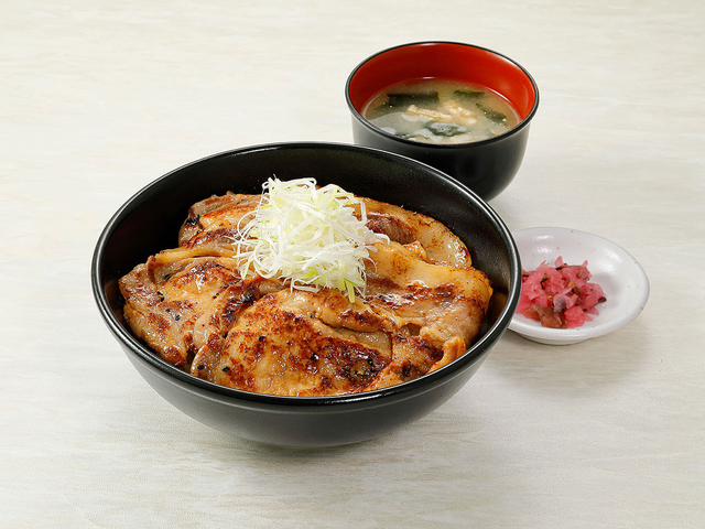 厚木名物 とん漬け丼／厚木PA【外回り】