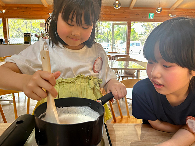 こも豆腐づくり体験の様子/BUB RESORTつくば（茨城県/つくば市）