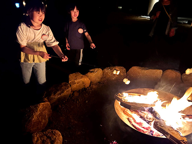 焚火でマシュマロ焼き/BUB RESORTつくば（茨城県/つくば市）