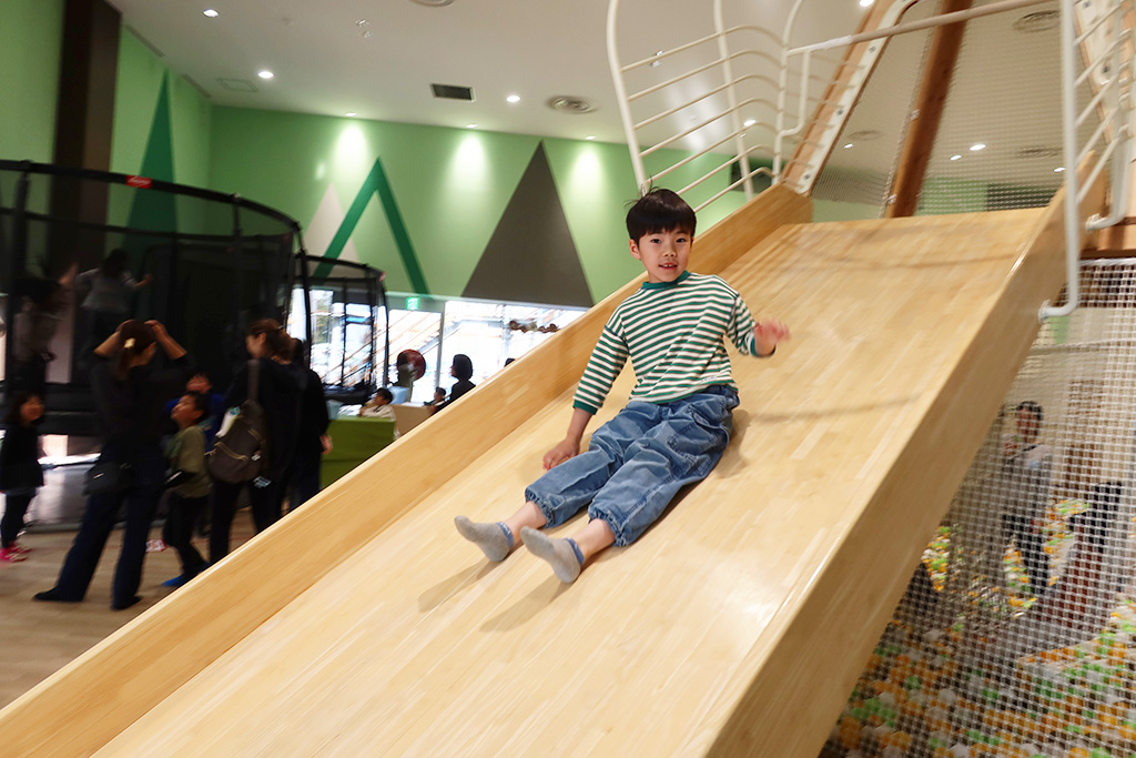 大きなすべり台/京王あそびの森 HUGHUG(東京都/日野市)
