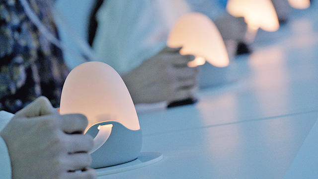 キーアイテムのタマゴ型デバイス/大阪・関西万博(大阪府/大阪市)