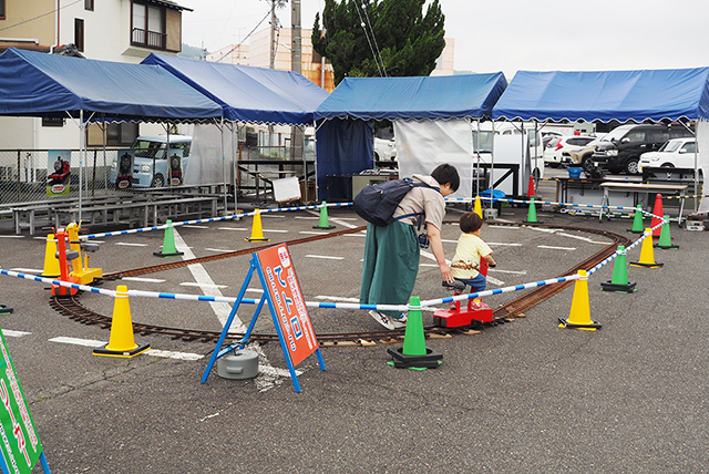 手こぎトロッコの「てトロ」/大井川鐵道「きかんしゃトーマス号」2025